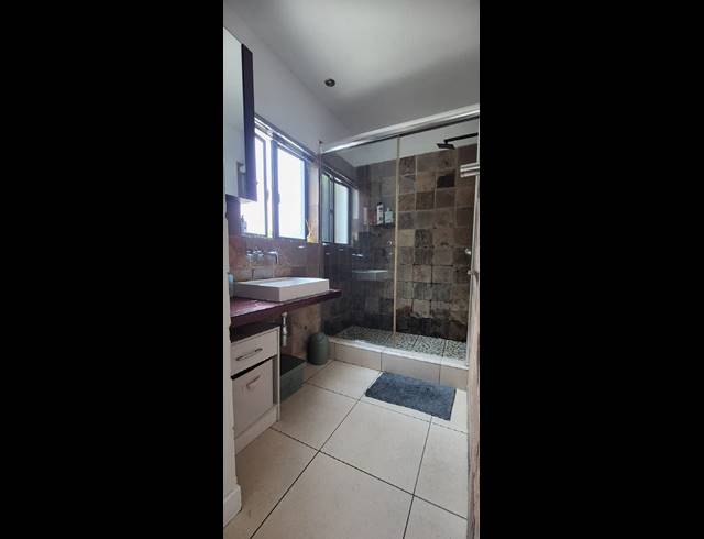 1 BEDROOM APARTMENT FOR SALE IN BRYANSTON